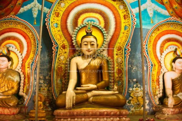 Kelaniya Raja Maha Vihara Buddhist temple Negombo Sri Lanka Photo Aldona Kmiec.jpg