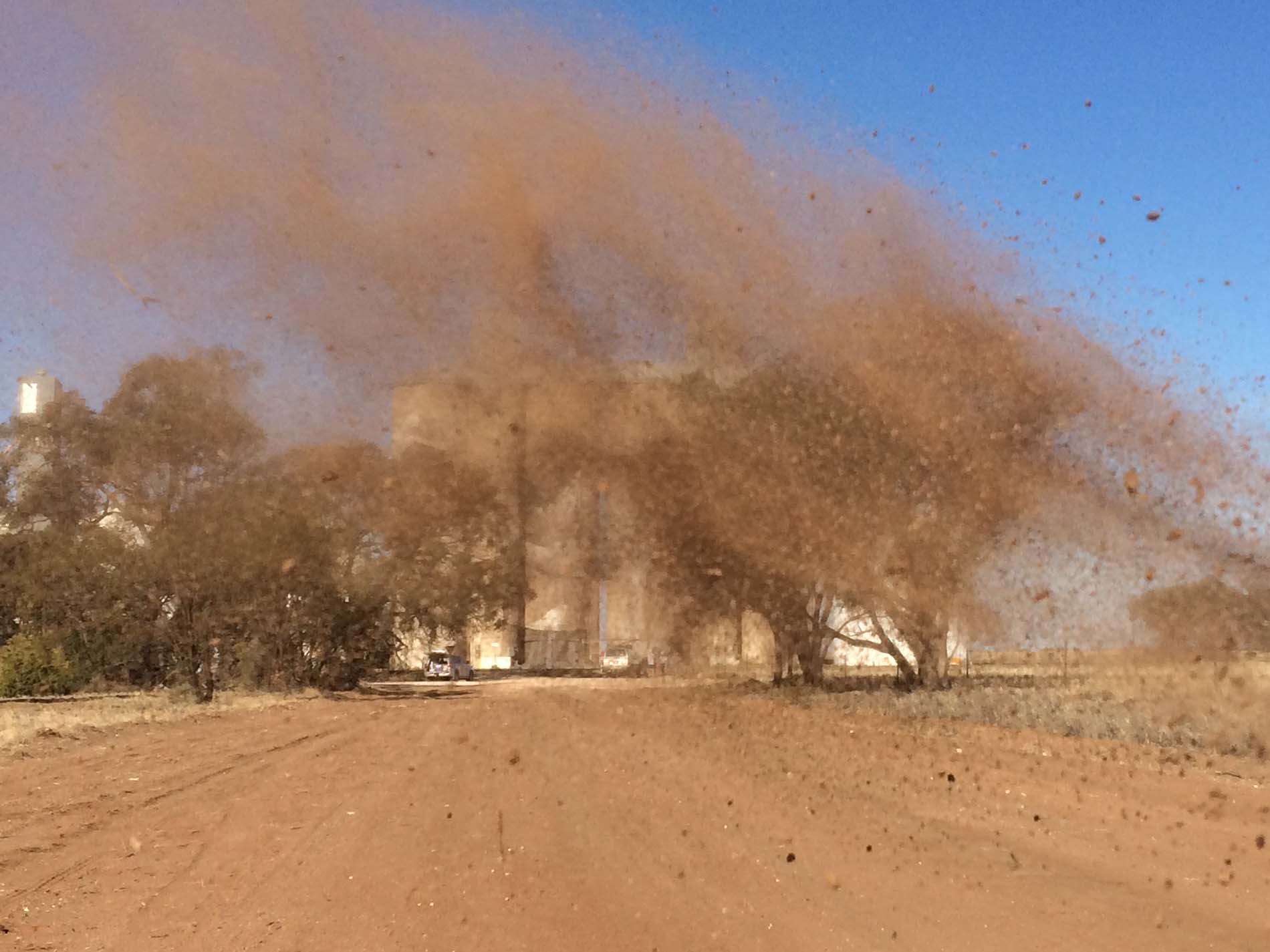 What is Creative Photography landscape sandstorm